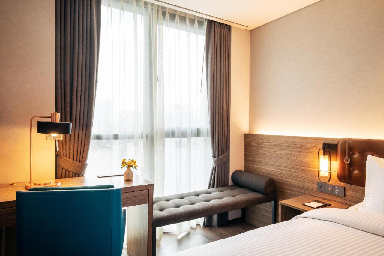 Mercure Ambassador Hongdae Hotel